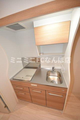 セレニテ難波西アリエのキッチン