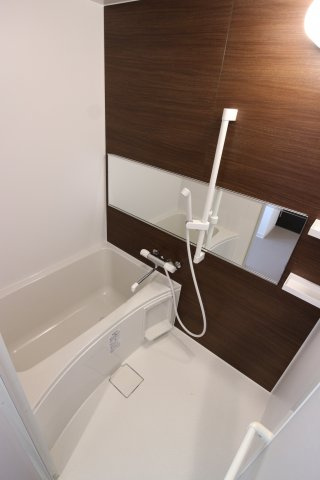 ジーメゾン東垂水の浴室