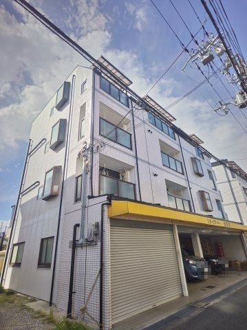 堂山ハイツB棟の外観|おしゃれな外観です