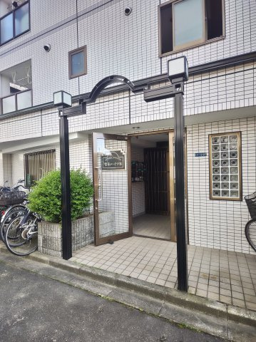 堂山ハイツB棟のエントランス|毎日通るエントランスはこのようになっています