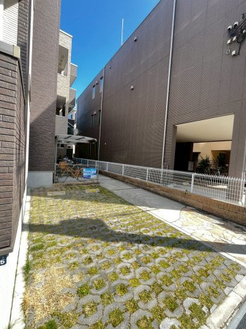 フジパレス千里丘駅西の駐車場