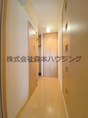 【内装】 | 　リヴェール香里園 | ※同タイプ別室の写真を使用しています。
　設備内容や色調など相違がある場合は実際のお部屋の現状優先となります。