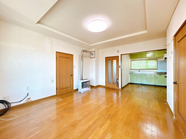 常呂郡訓子府町末広町１２６番地　中古売家の居間・リビング|【現況】2階リビング別アングルです