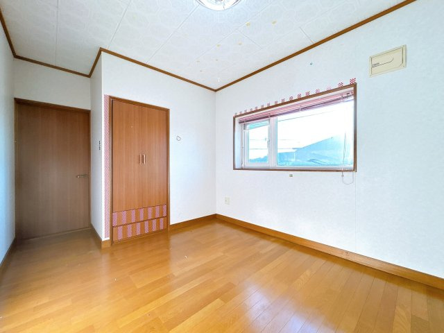 常呂郡訓子府町末広町１２６番地　中古売家の洋室|【現況】2階北西側5帖洋室です