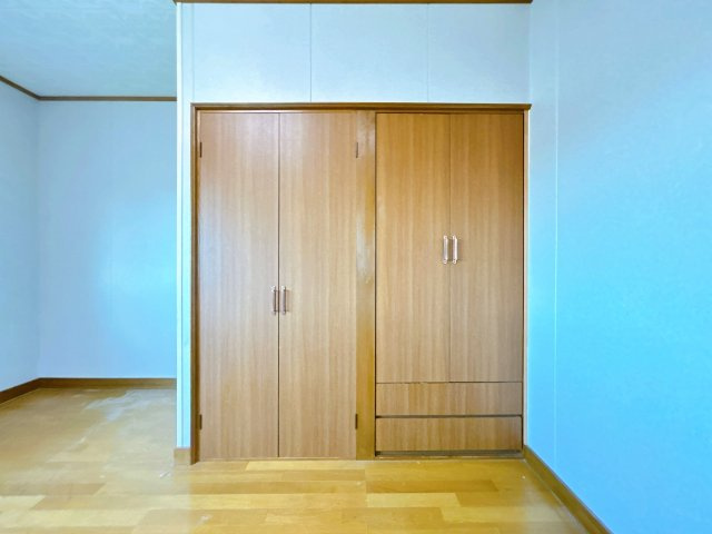 常呂郡訓子府町末広町１２６番地　中古売家の収納|【現況】2階北東側洋室収納です