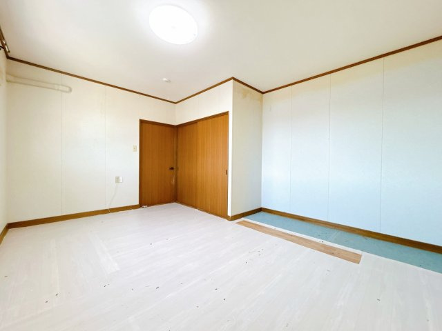 常呂郡訓子府町末広町１２６番地　中古売家の洋室|【現況】2階南東側洋室別アングルです