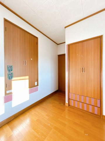 常呂郡訓子府町末広町１２６番地　中古売家の収納|【現況】2階北西側洋室の収納です
