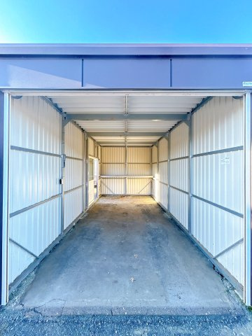 常呂郡訓子府町末広町１２６番地　中古売家の駐車場|【現況】車庫内観です。電動開閉式です・
