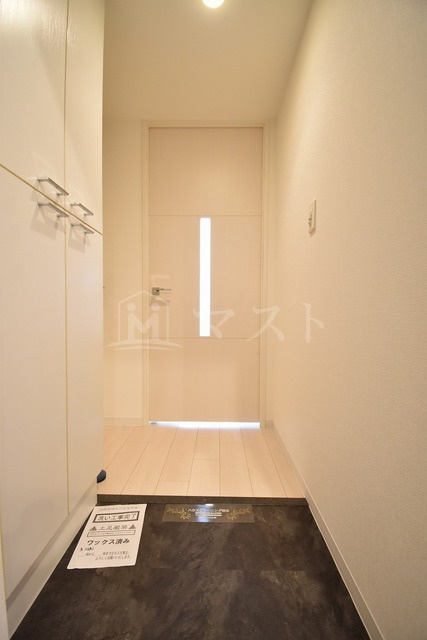ADWResidence松屋町の玄関