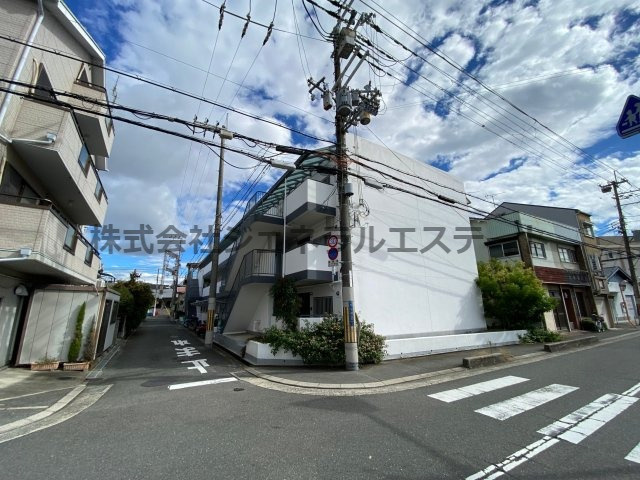 ノーヴァ寝屋川の外観|きれいな外観です