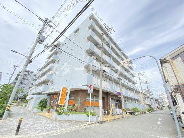 大阪市淀川区東三国２丁目の賃貸マンションの外観