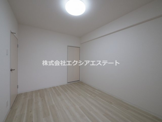 ヴィラスリースター住之江の洋室