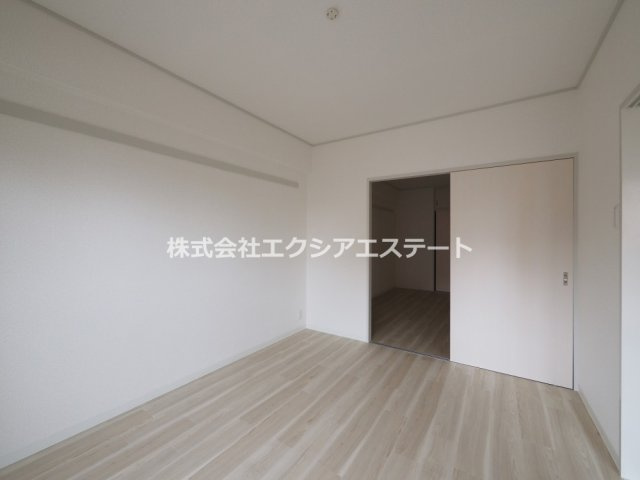 ヴィラスリースター住之江の洋室