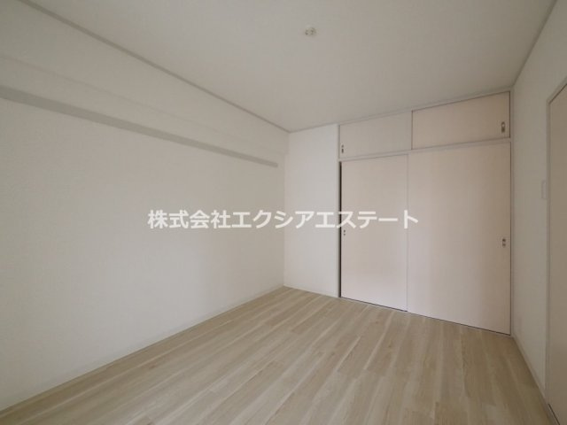 ヴィラスリースター住之江の洋室