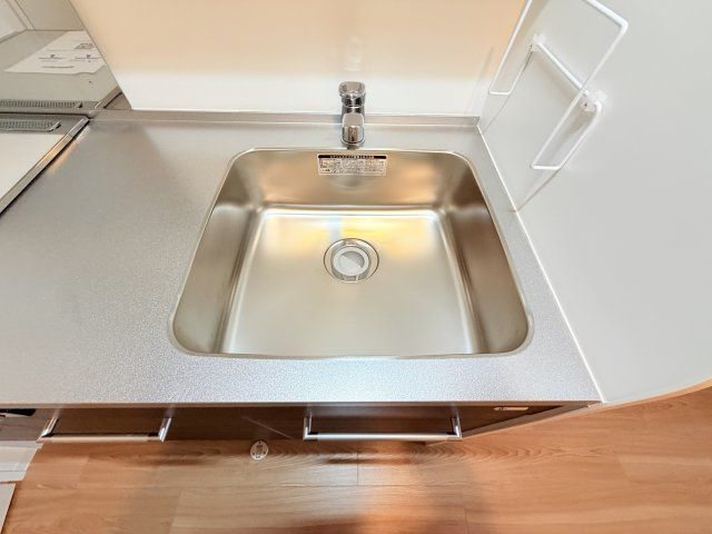 セレニテ西元町アリエのキッチン