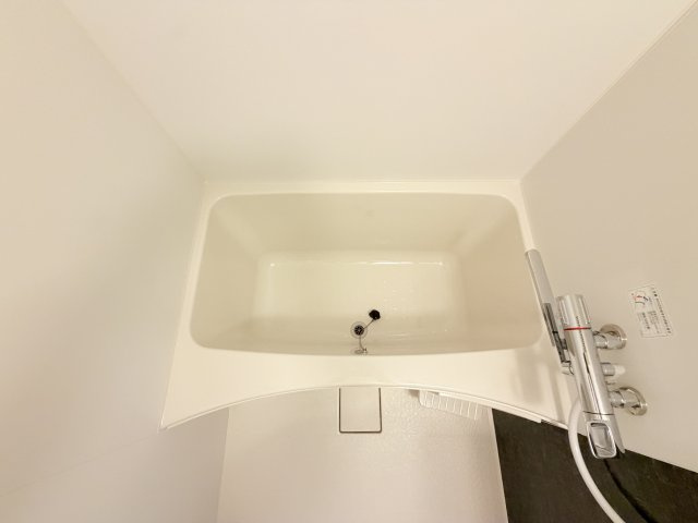 セレニテ西元町アリエの浴室