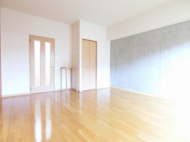 カドルの寝室|光が入るお部屋は気持ちいいですね♪