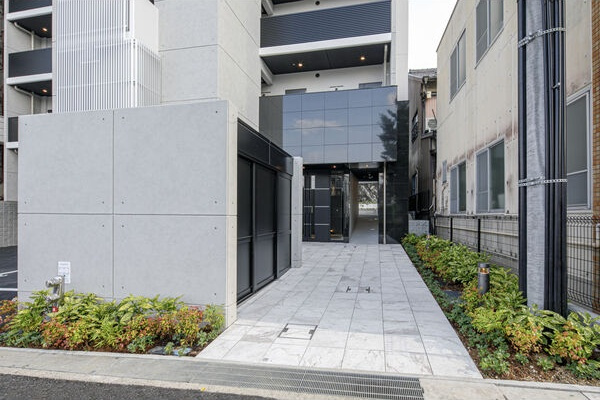 S-RESIDENCE星ヶ丘のエントランス