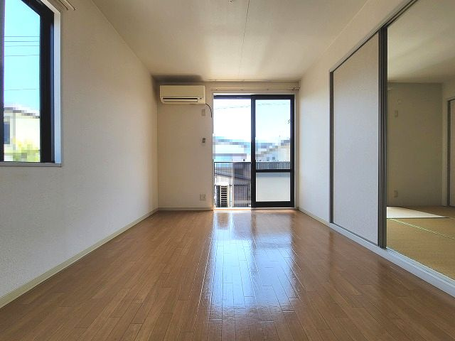 ルピナスKの洋室|※間取り反転の場合あり、内装が若干異なる場合がございます