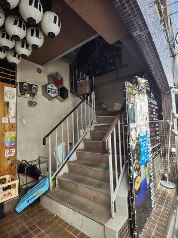 ハヤトビルのロビー|建物の内部です
