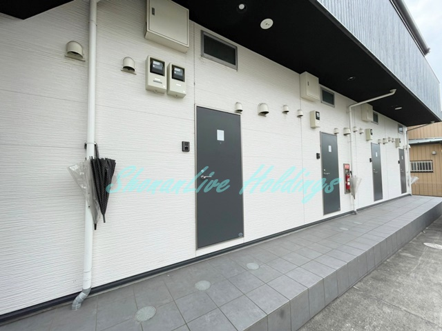 横浜市泉区中田西２丁目のアパートのエントランス