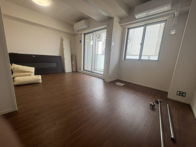 吹田市垂水町３丁目の賃貸マンションの居間・リビング