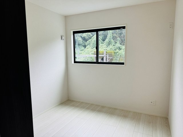 八王子市　兵衛　新築一戸建ての洋室|～2階5.25帖の洋室です～