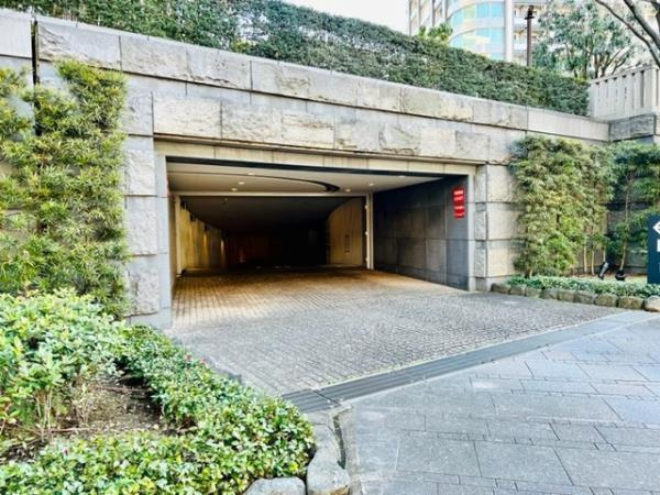 東京ツインパークス　ライトウイングの駐車場|駐車場があるので、車を買う予定の方も安心です