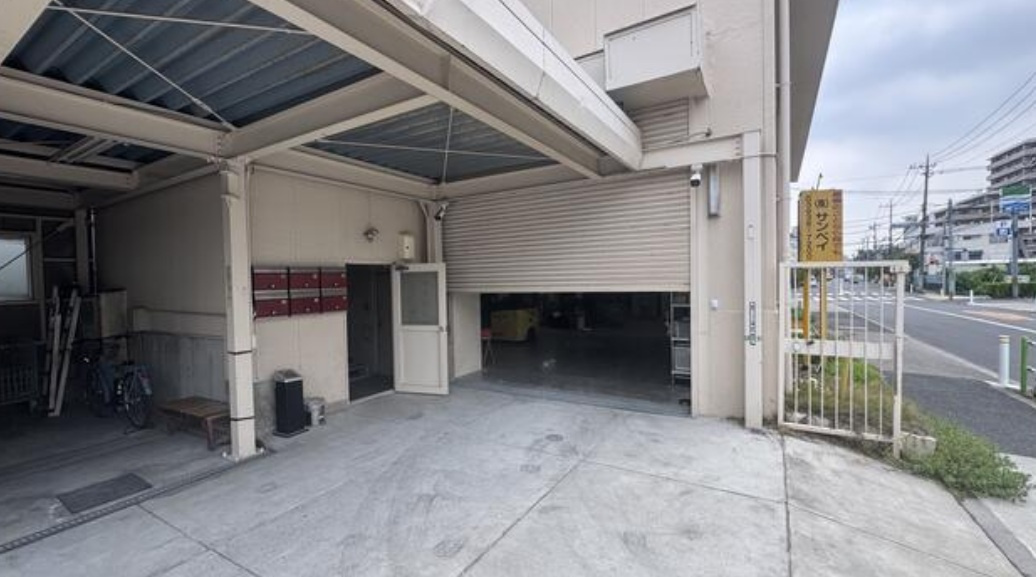 板橋区新河岸２丁目の倉庫