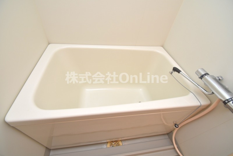 グランシス高井田の浴室