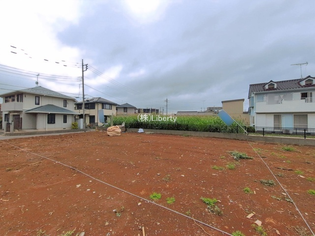 牛久市中央2丁目　新築戸建　2号棟の前面道路含む現地写真