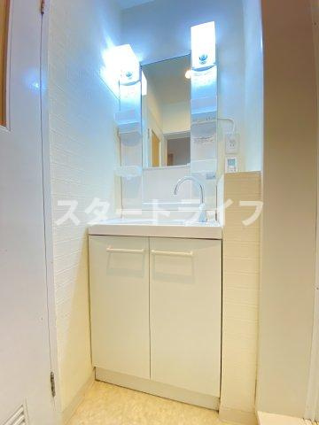 大阪市淀川区東三国４丁目の賃貸マンションの洗面所