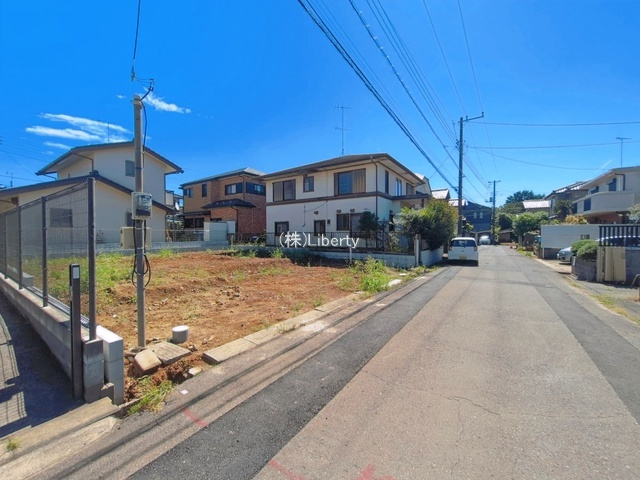 牛久市田宮町31期　新築戸建の前面道路含む現地写真