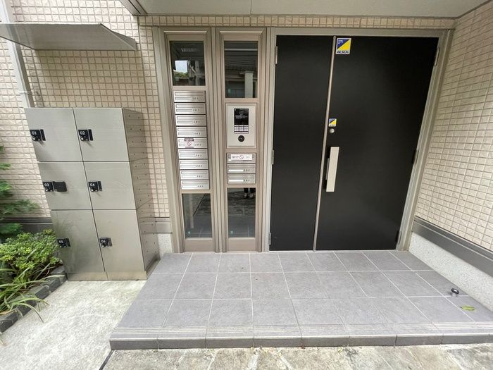 D-room西ヶ原のエントランス