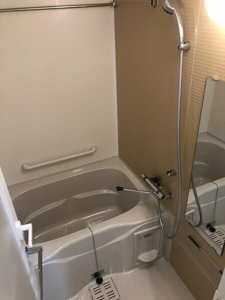 クレイシア入谷の浴室