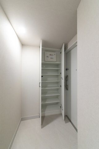 プラウドフラット西早稲田の玄関|※参考写真
