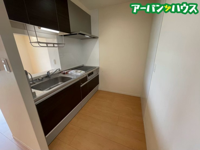 ウィステリア学南 B棟のキッチン