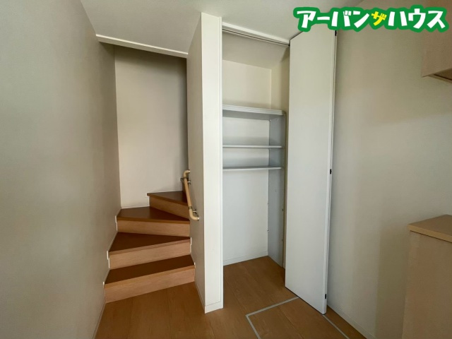 ウィステリア学南 B棟の内装