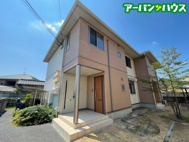 ウィステリア学南 B棟の外観