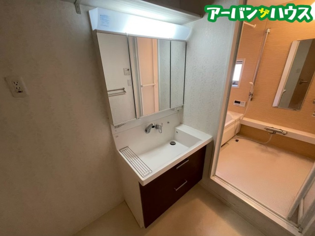 ウィステリア学南 B棟の洗面所
