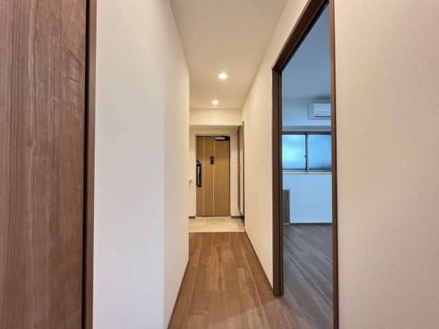 スプランディッド難波WESTIIIの玄関