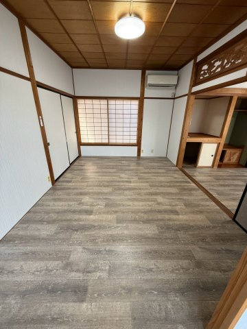 安来町S貸家の洋室