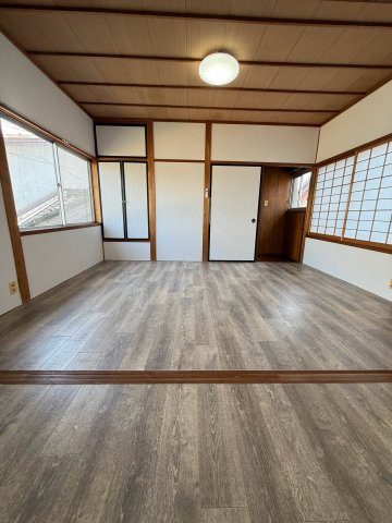 安来町S貸家の洋室