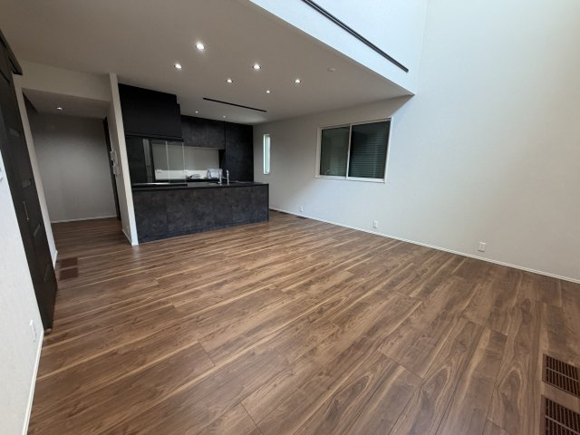 姫路市飾磨区英賀清水町２丁目の中古一戸建の居間・リビング