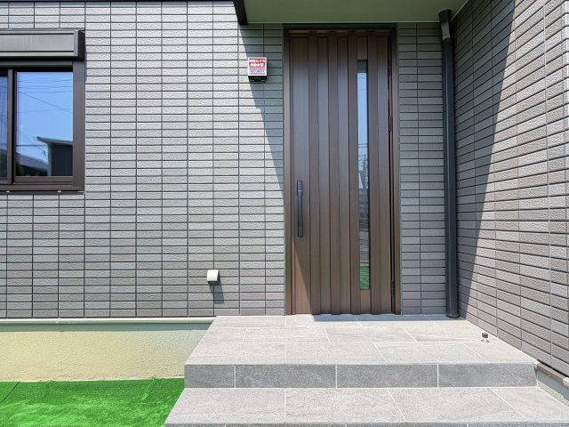 姫路市飾磨区英賀清水町２丁目の中古一戸建のエントランス