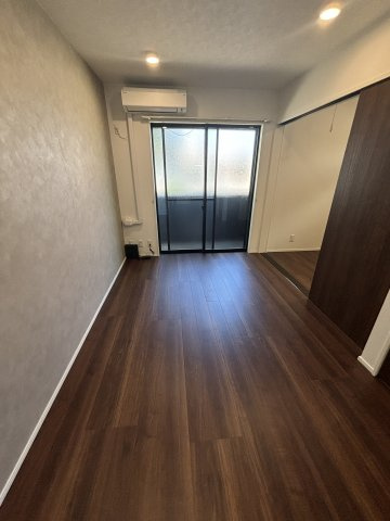 MOVE尼崎WESTの居間・リビング