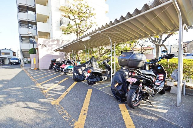 鶴見緑地レックスマンションの駐輪場