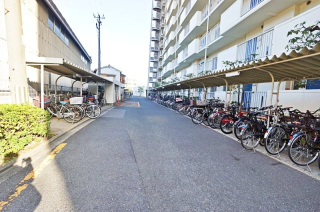 鶴見緑地レックスマンションの駐輪場