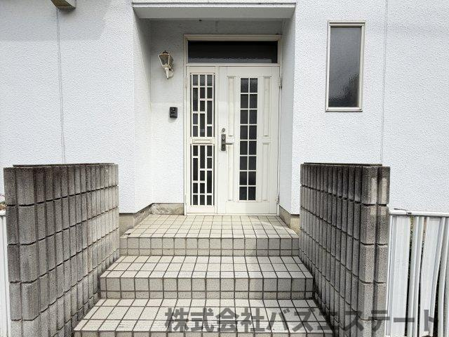 御立中　中古一戸建てのエントランス