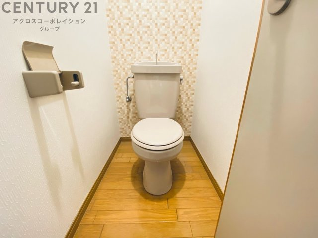 コンパクトで使いやすいトイレです♪